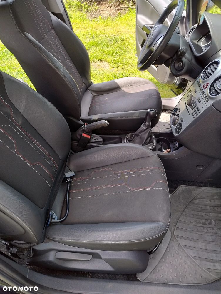 Opel Corsa 1.4 16V Cosmo - 16