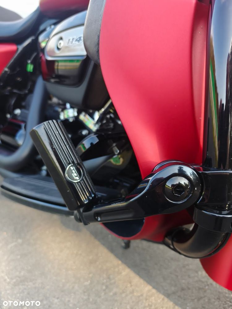 Harley-Davidson Touring Street Glide - 14