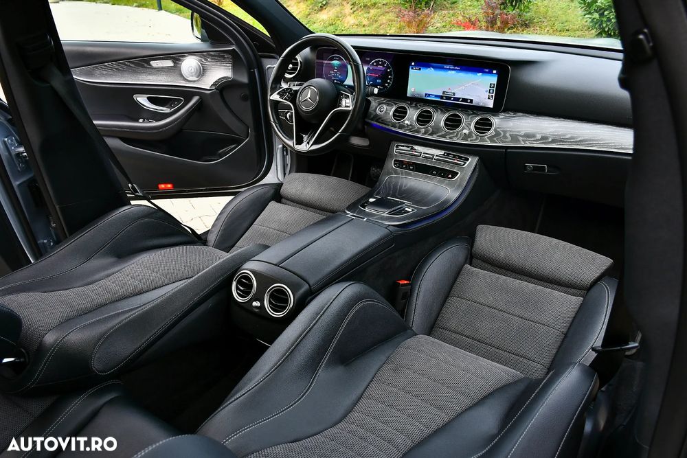 Mercedes-Benz E 300 de Aut. - 35