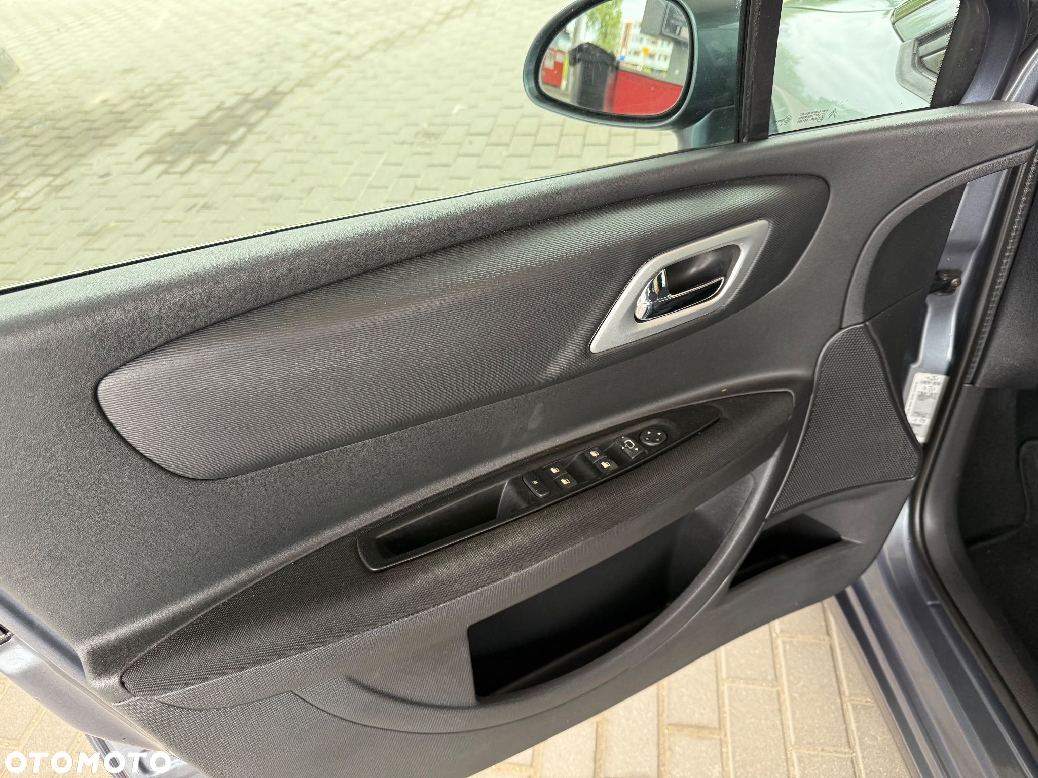 Citroën C4 1.4 16V Impress - 9