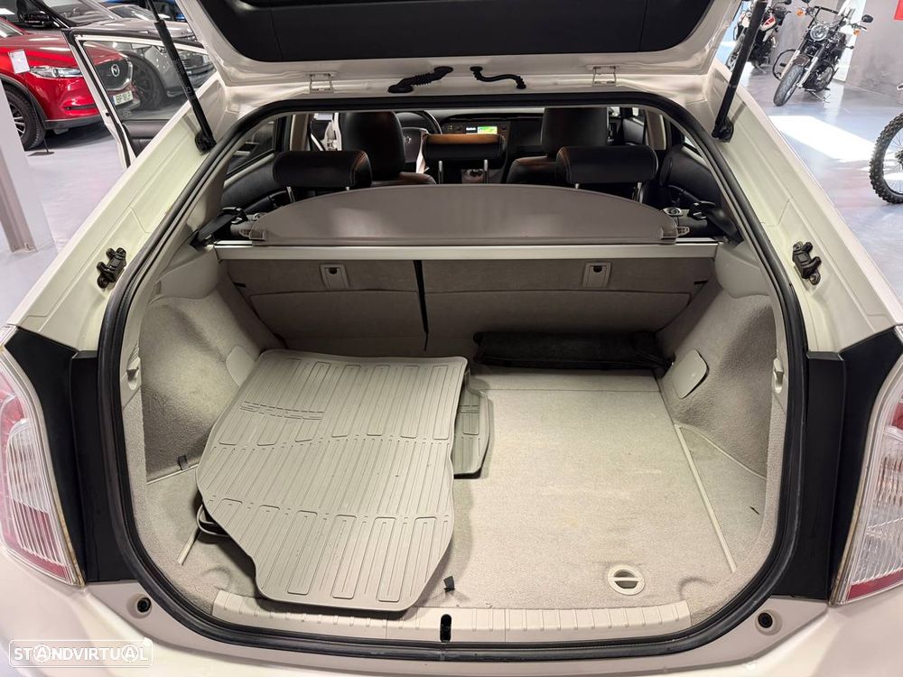 Toyota Prius 1.8 Premium P.Navi+Pele - 31