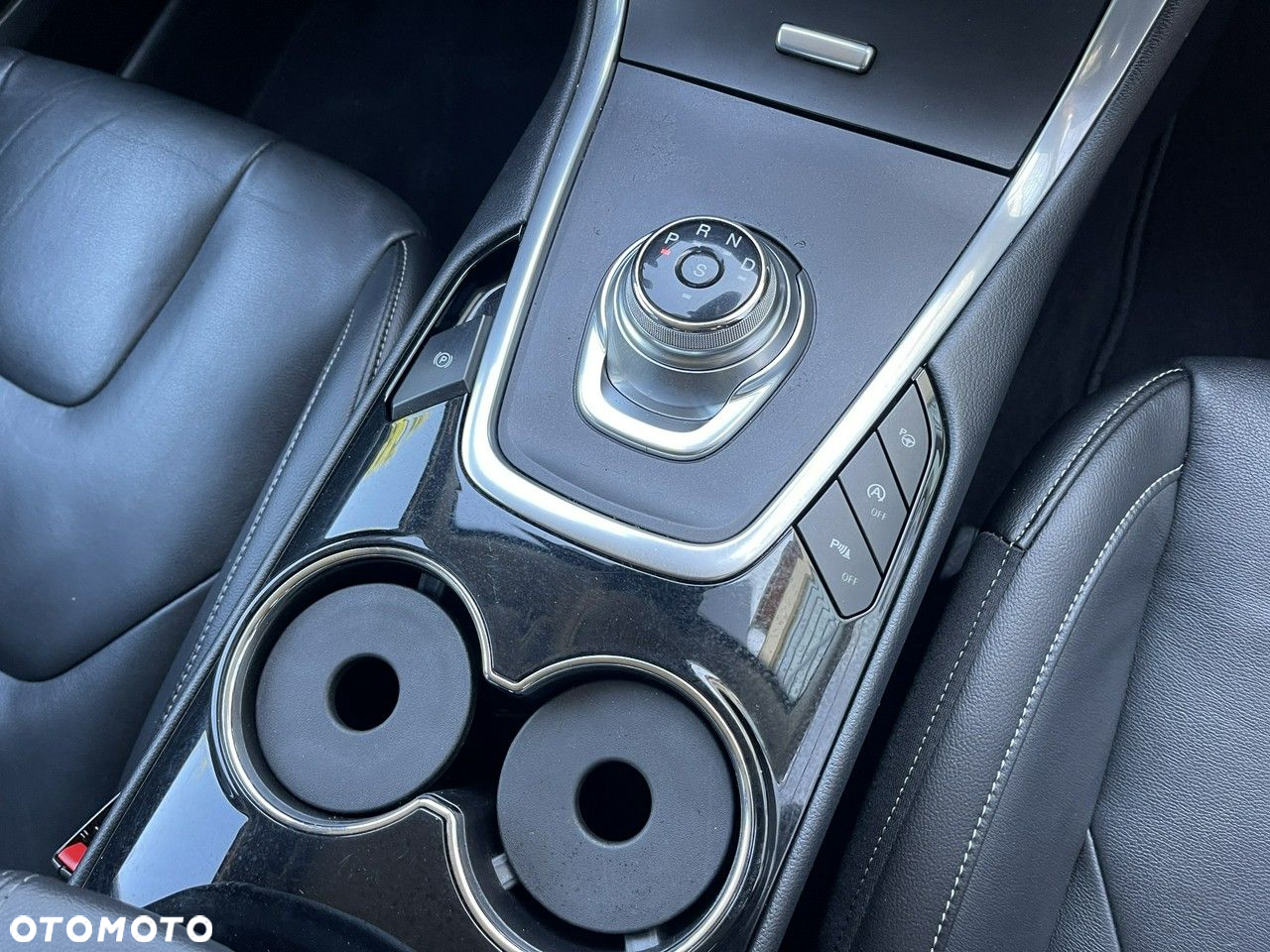 Ford S-Max - 32