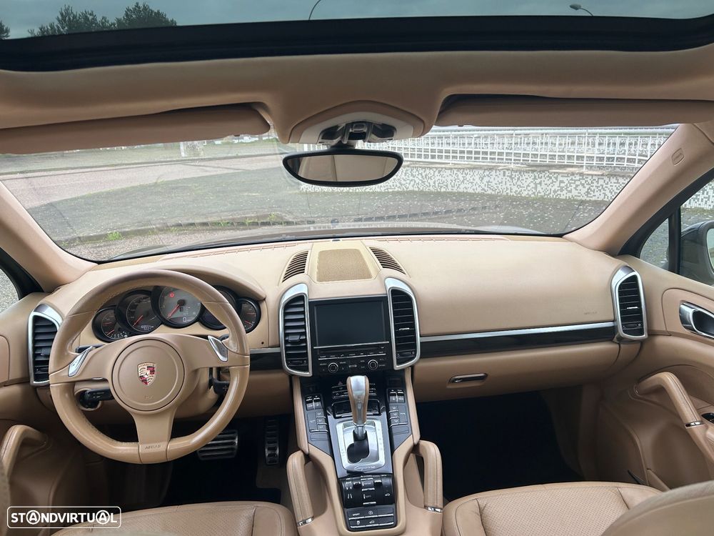 Porsche Cayenne S - 14
