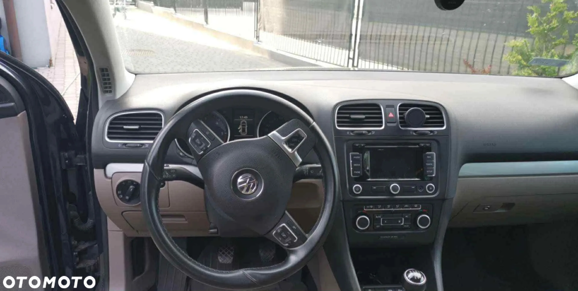 Volkswagen Golf VI 1.6 TDI BlueMot Comfortline - 4