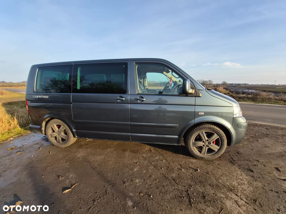 Volkswagen Multivan - 1