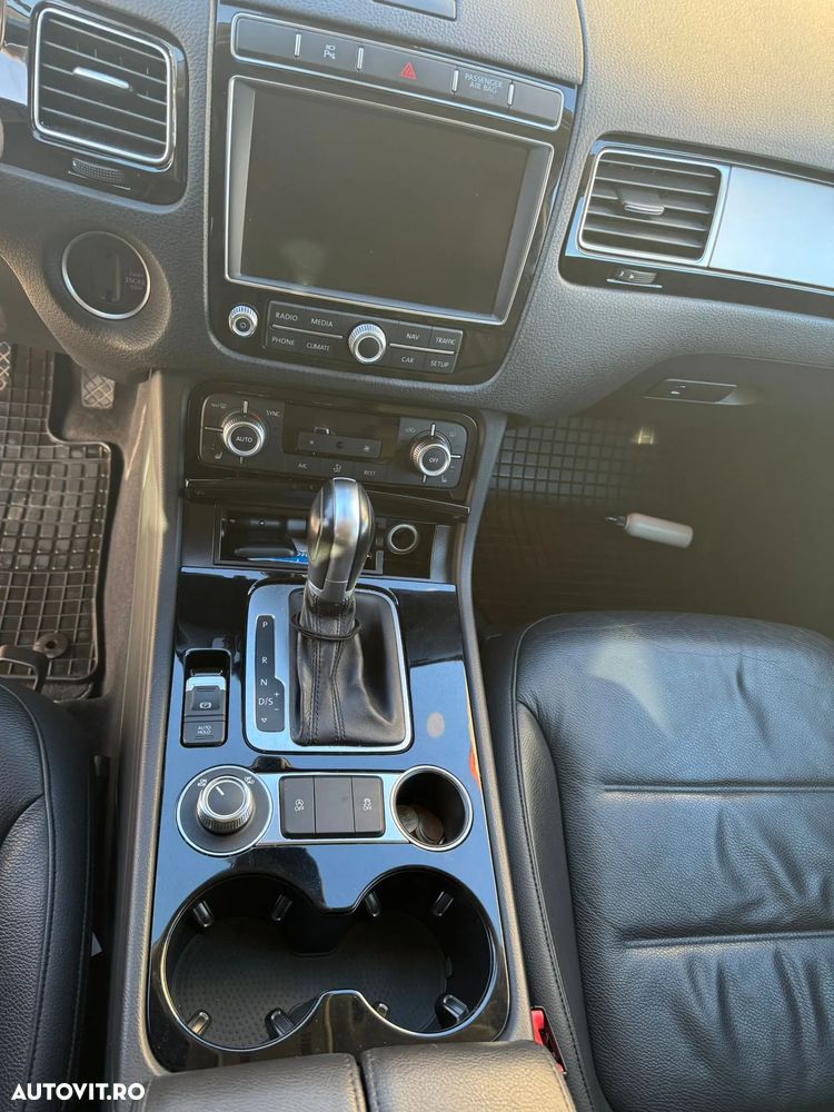 Volkswagen Touareg V6 TDI BMT Supreme Plus - 3