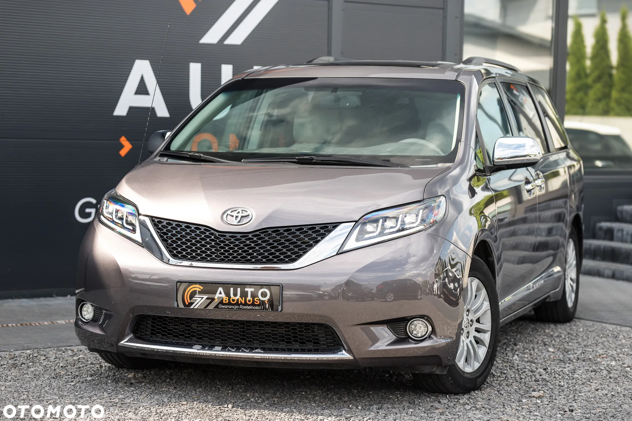 Toyota Sienna 3.5 V6 XLE AWD - 3
