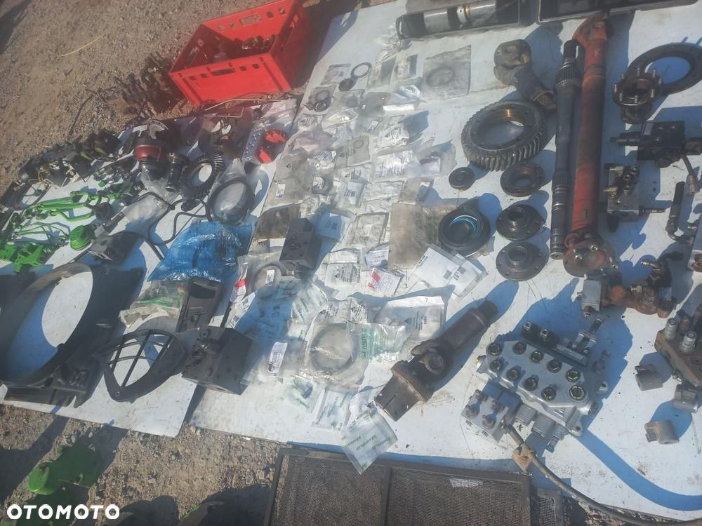 Części MERLO siłownik hydrauliczny,zamek siłowy, 08350803043501A, 28,7 Blok zaworowy, 26,6 ,układ planetarny32,12 pochwa mostu 045568 ,041870,045367,097686,042440,wkład mostu 024849,P36.10,dyferencjau,nagrzewnica,klimatyzator,053121,107714,13 atak,spoiler,klamka,rozdzielacz sterujący 4011840, 057347,chłodnica kuler,oleju,krzyżak,półoś,piasta,cewka,zawór,nadmuch,wentylator manitou,joystick,płyta sterująca, - 21