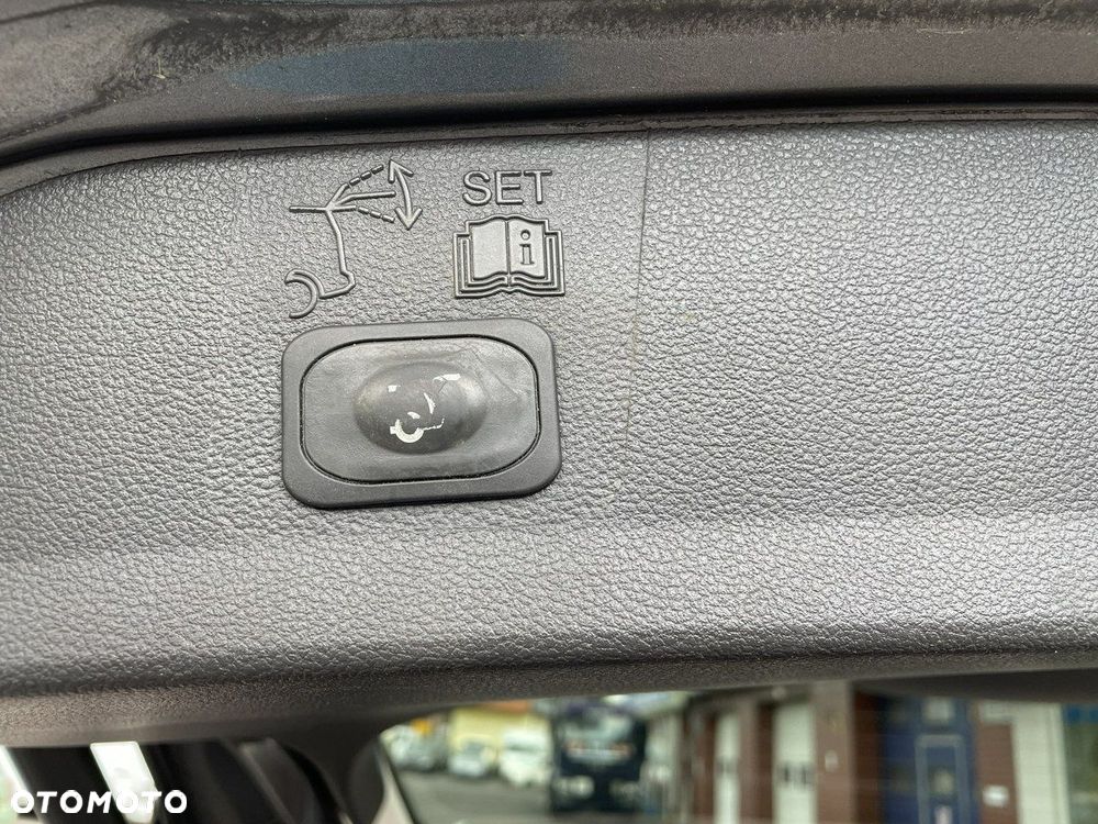 Ford Kuga 1.5 EcoBoost 2x4 ST-Line - 16