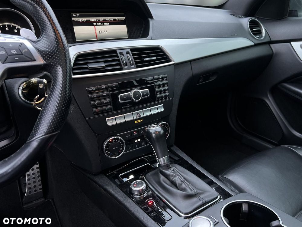 Mercedes-Benz Klasa C 63 AMG - 23