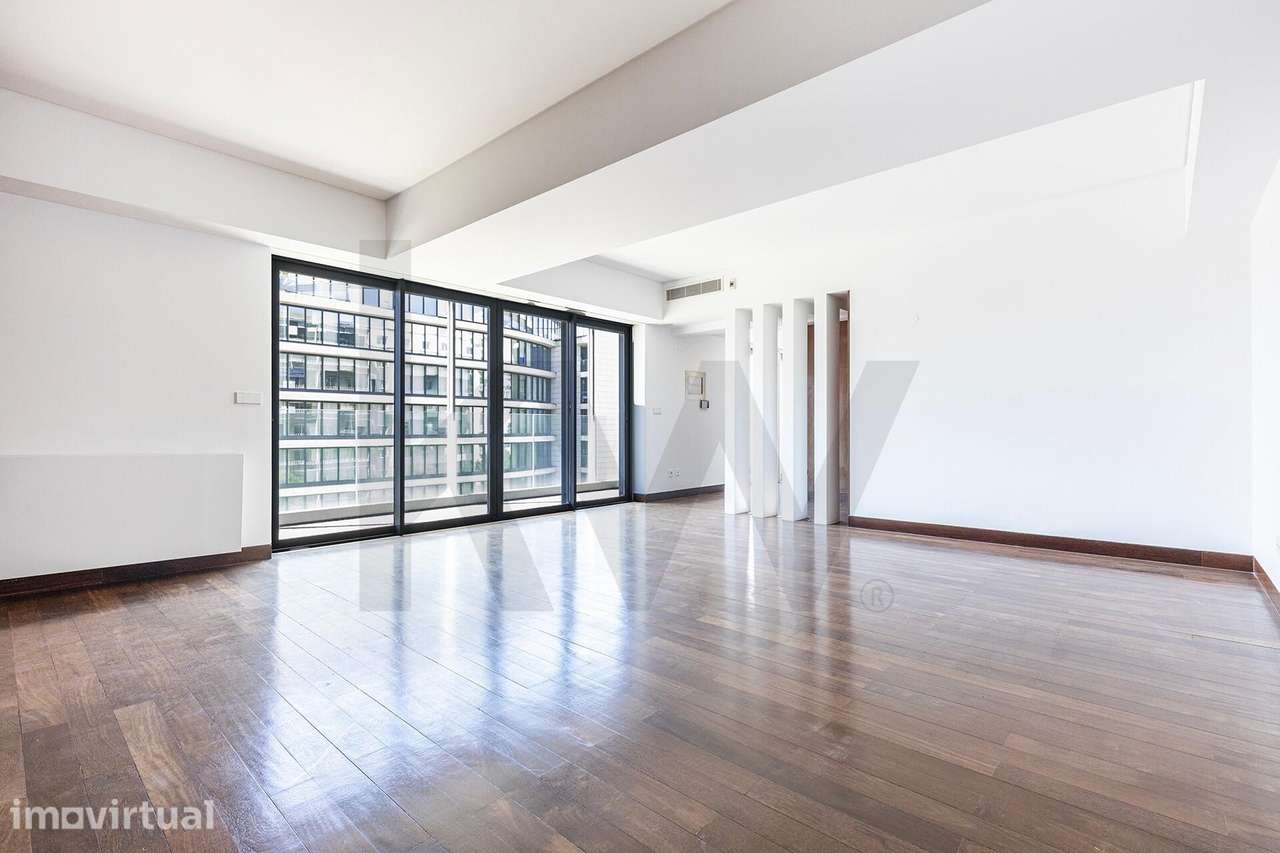 Apartamento T1 | 95m2 | Avenidas Novas | Garagem | Varanda - Grande imagem: 3/25
