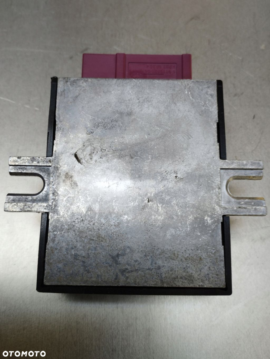 BMW F20 MODUŁ STEROWNIK POMPY PALIWA 7358144 - 2