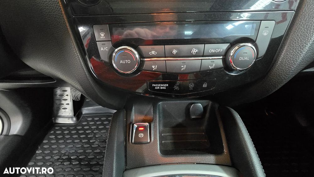 Nissan Qashqai 1.5 DCI Start/Stop N-Connecta - 16