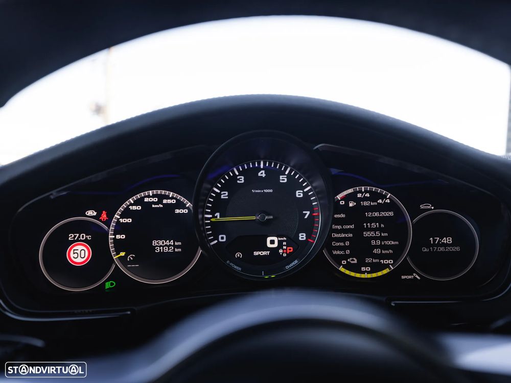 Porsche Panamera 4 E-Hybrid - 16