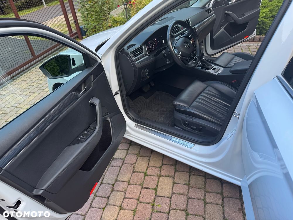 Skoda Superb 2.0 TDI DSG Premium Edition - 22