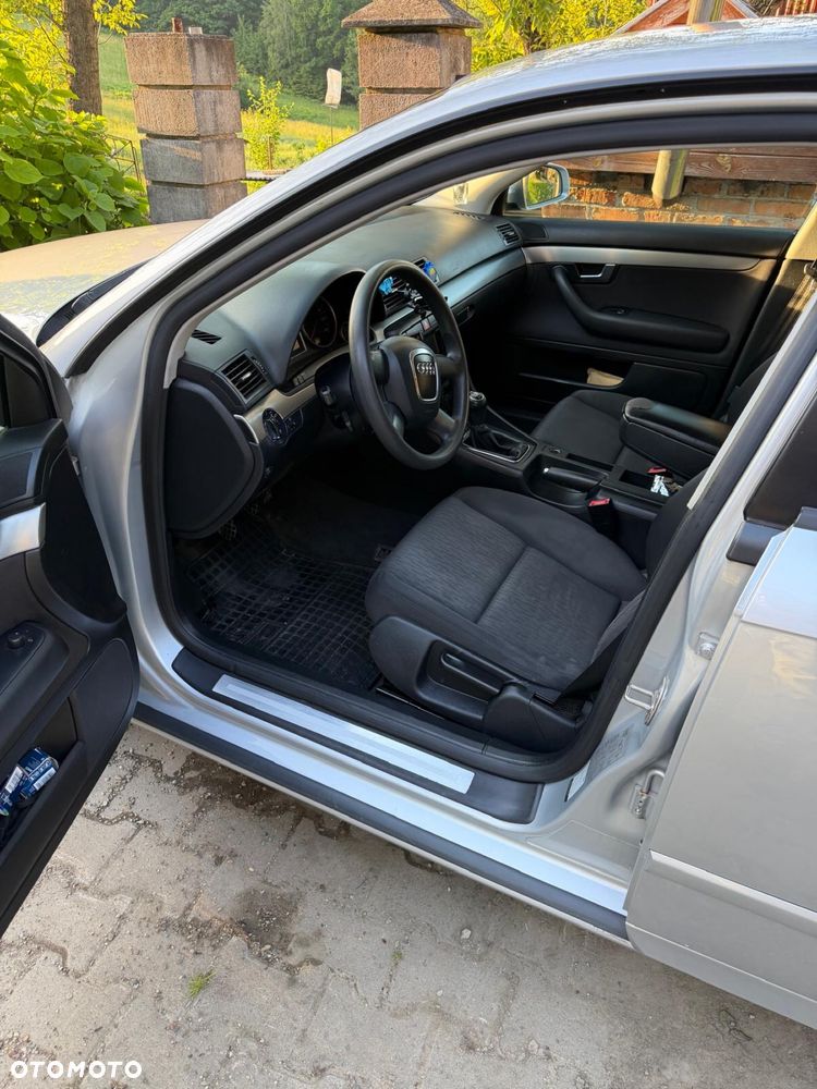 Audi A4 Limousine - 8