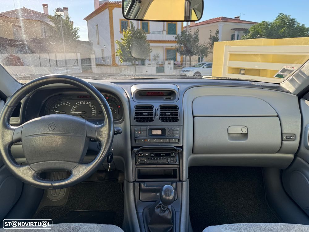 Renault Laguna 1.6 RXE - 5