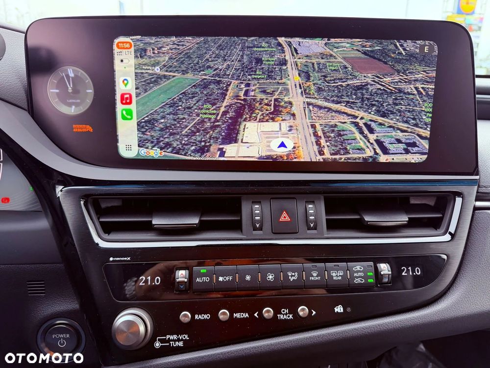 Lexus ES 300h F Sport Design - 7