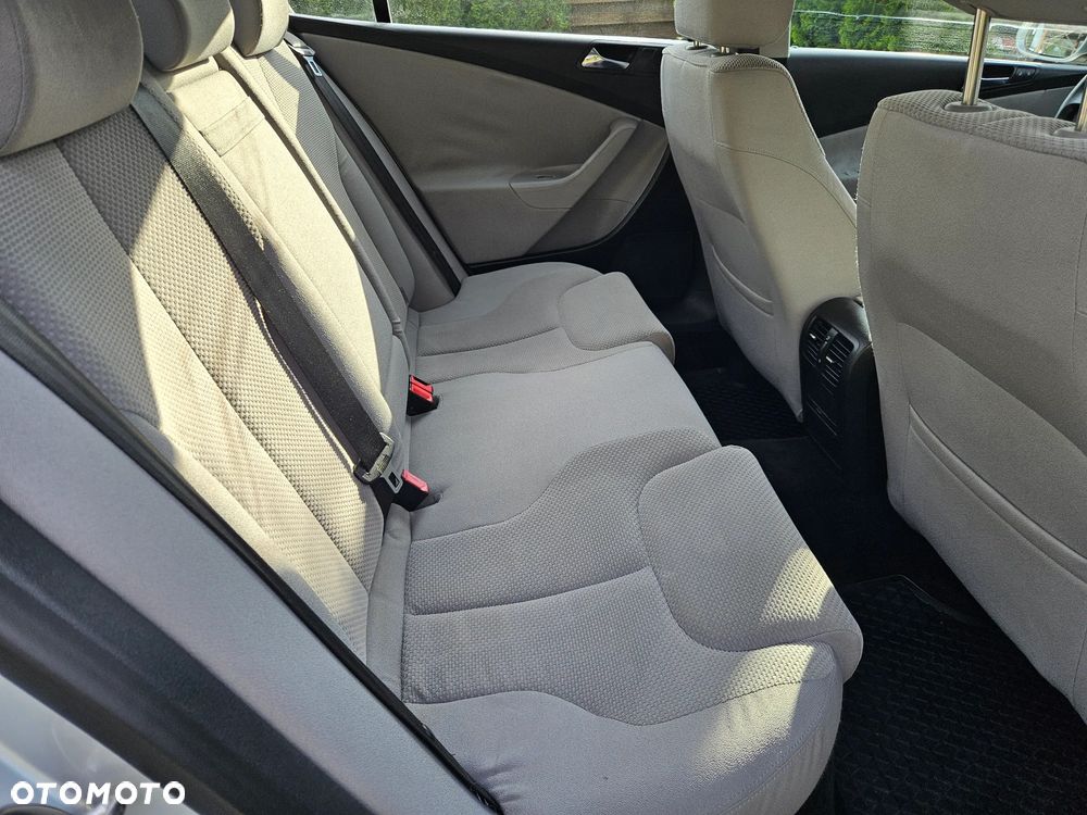 Volkswagen Passat 2.0 FSI Comfortline - 10
