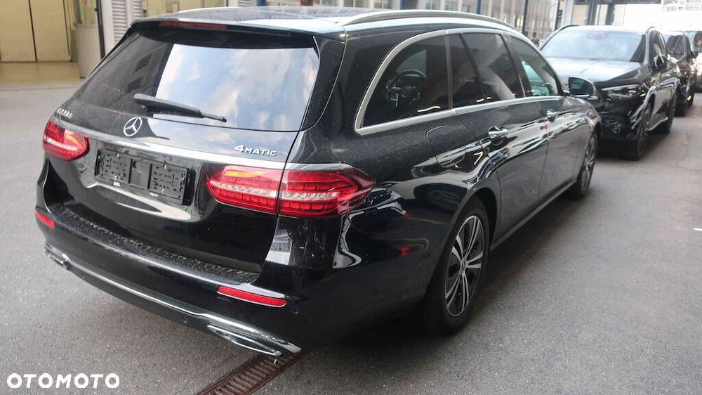Mercedes-Benz Klasa E 220 d 4-Matic - 2