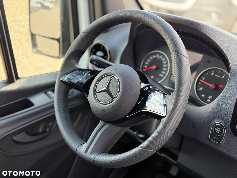 Mercedes-Benz Sprinter - 35