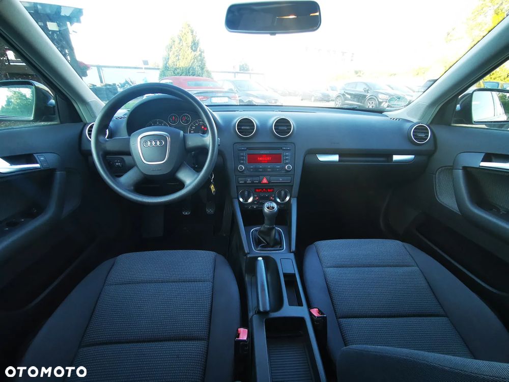 Audi A3 Sportback 1.6 Attraction - 9
