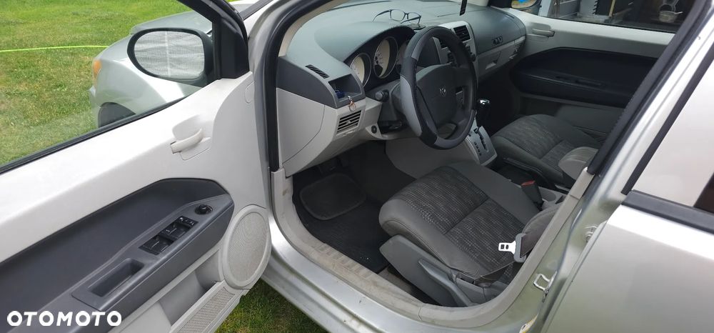 Dodge Caliber - 8