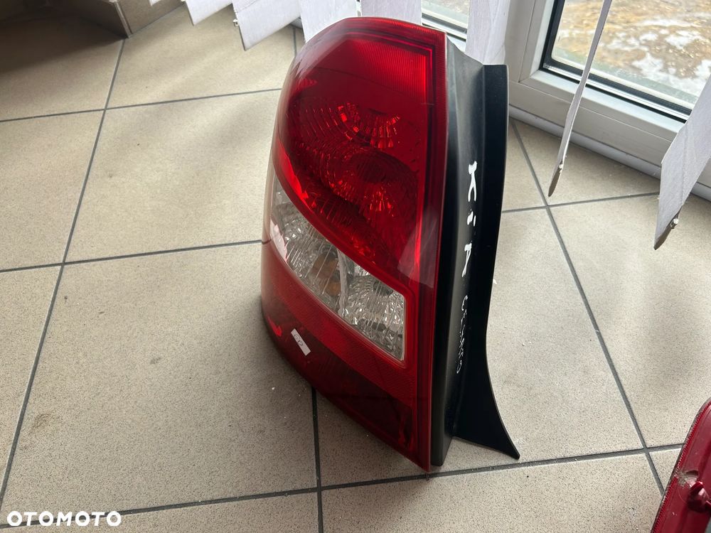LAMPA PRAWA LEWA TYŁ KIA CERATO - 7
