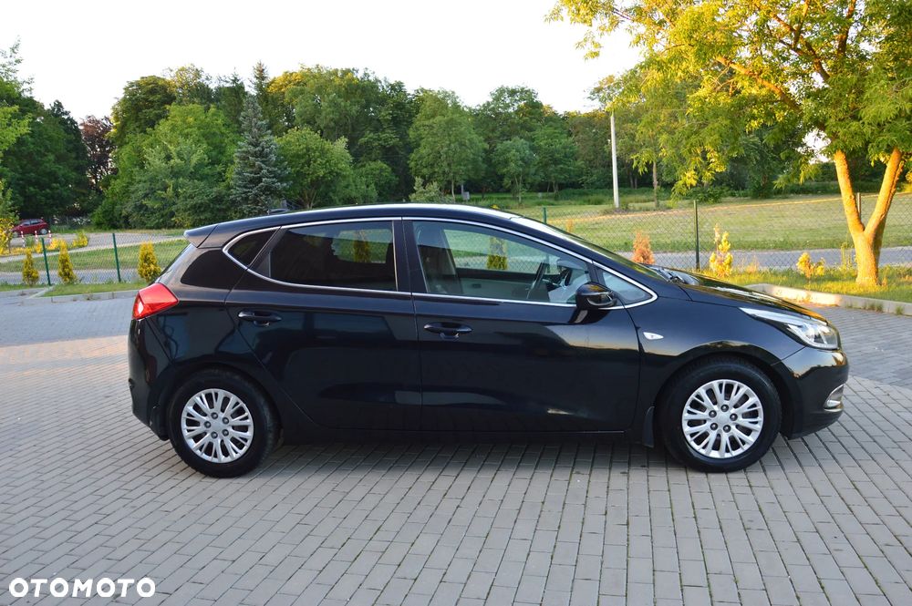 Kia Ceed - 10