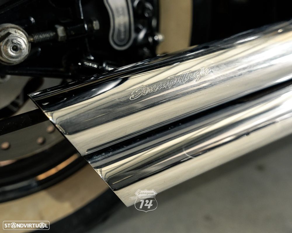 Harley-Davidson FLST Softail Deluxe - 19