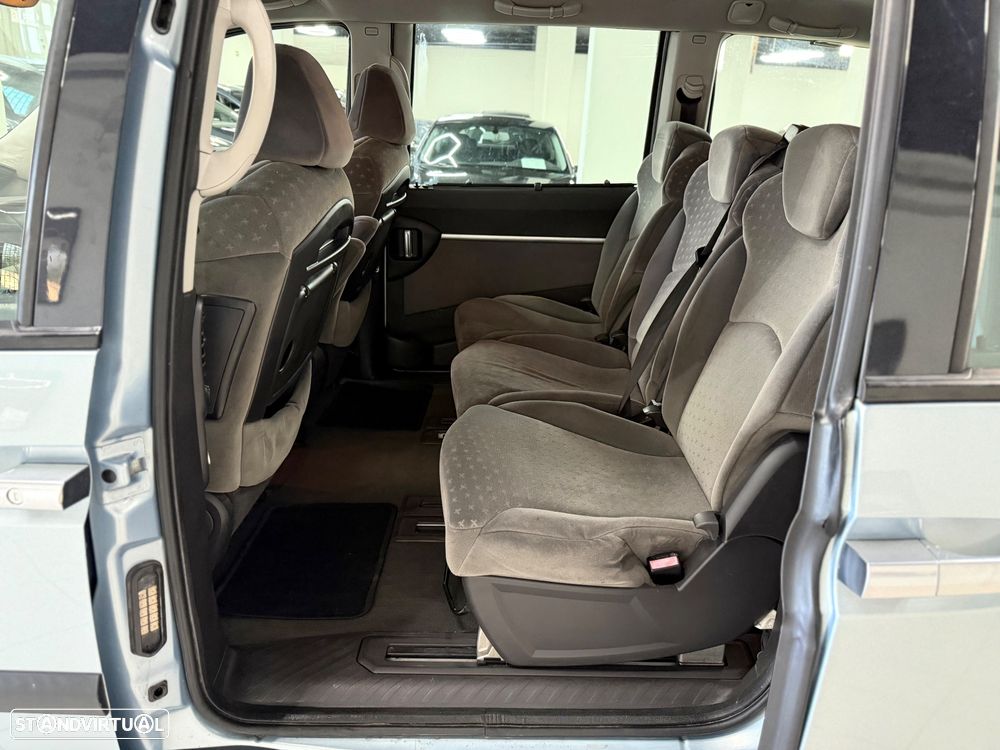 Peugeot 807 HDi 130 Tendance - 19