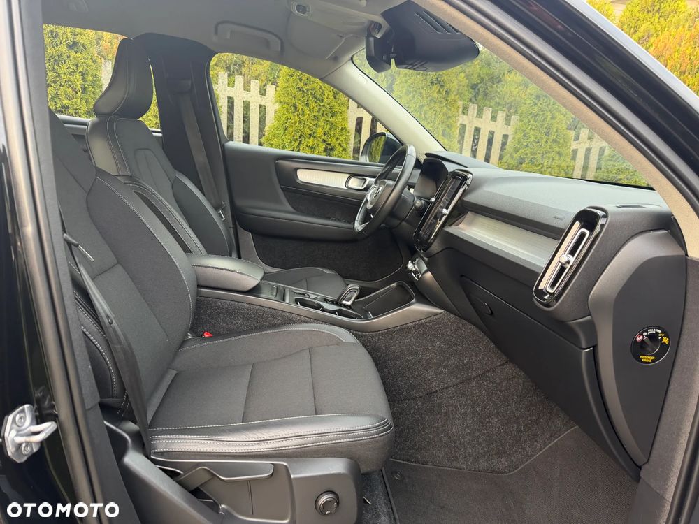 Volvo XC 40 D3 AWD Momentum Pro - 25
