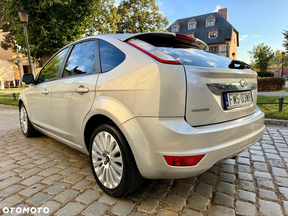 Ford Focus 1.6 Ti-VCT Titanium - 16