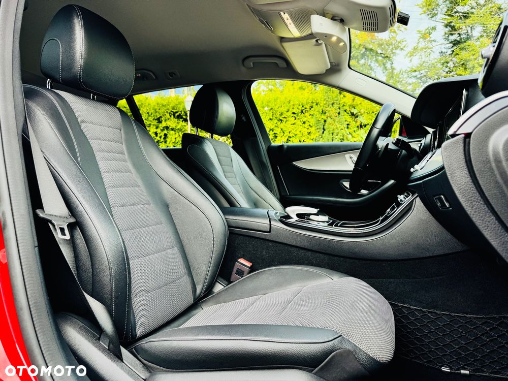 Mercedes-Benz Klasa E 220 d T 9G-TRONIC Exclusive - 31