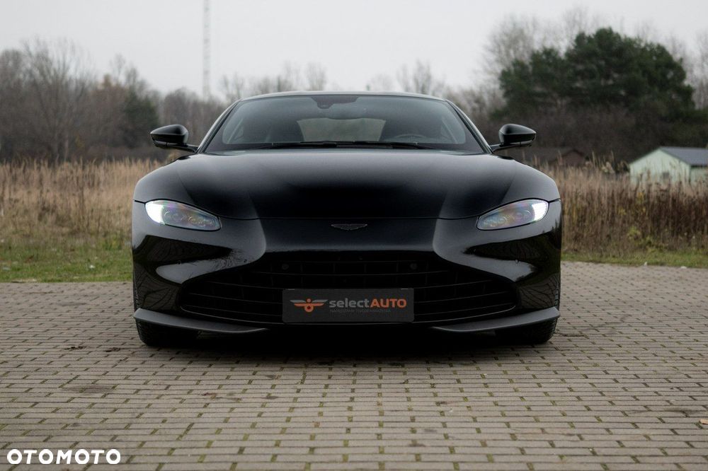 Aston Martin Vantage - 2