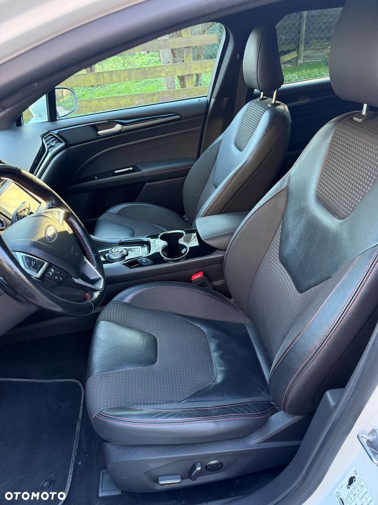 Ford Mondeo 2.0 EcoBlue ST-Line - 11