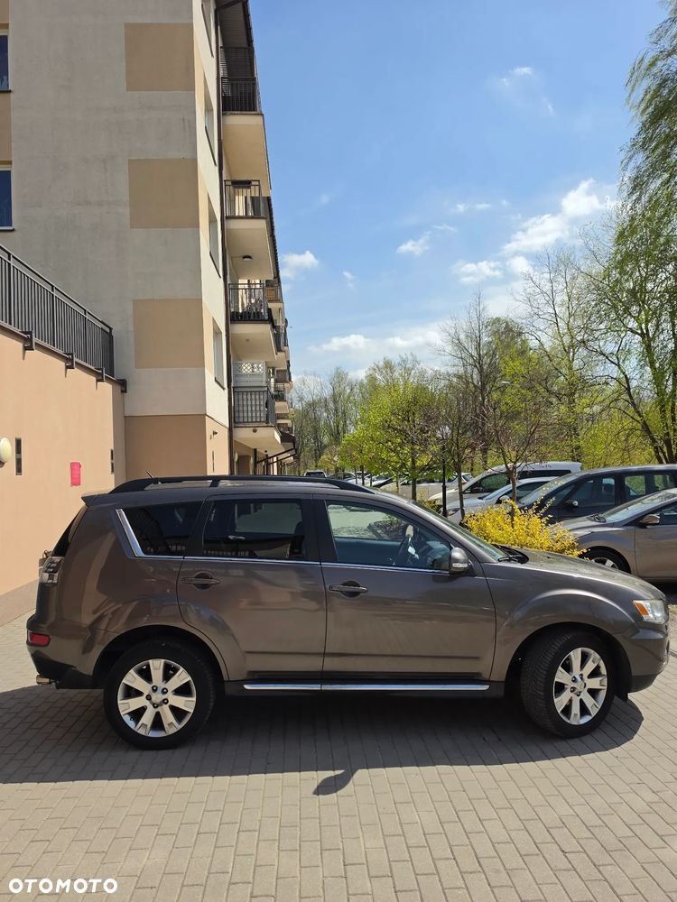 Mitsubishi Outlander 2.2 DID Instyle NAVI EU5 TC-SST - 3