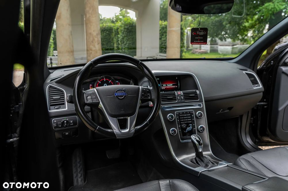 Volvo XC 60 D3 Geartronic Summum - 32
