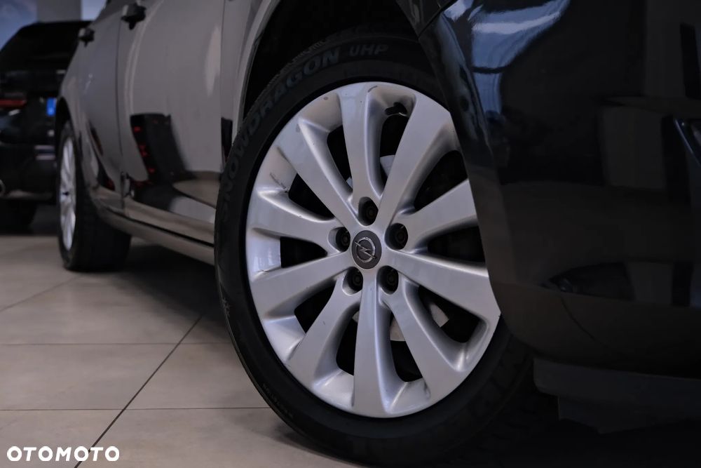 Opel Astra 1.4 T Executive S&S - 4