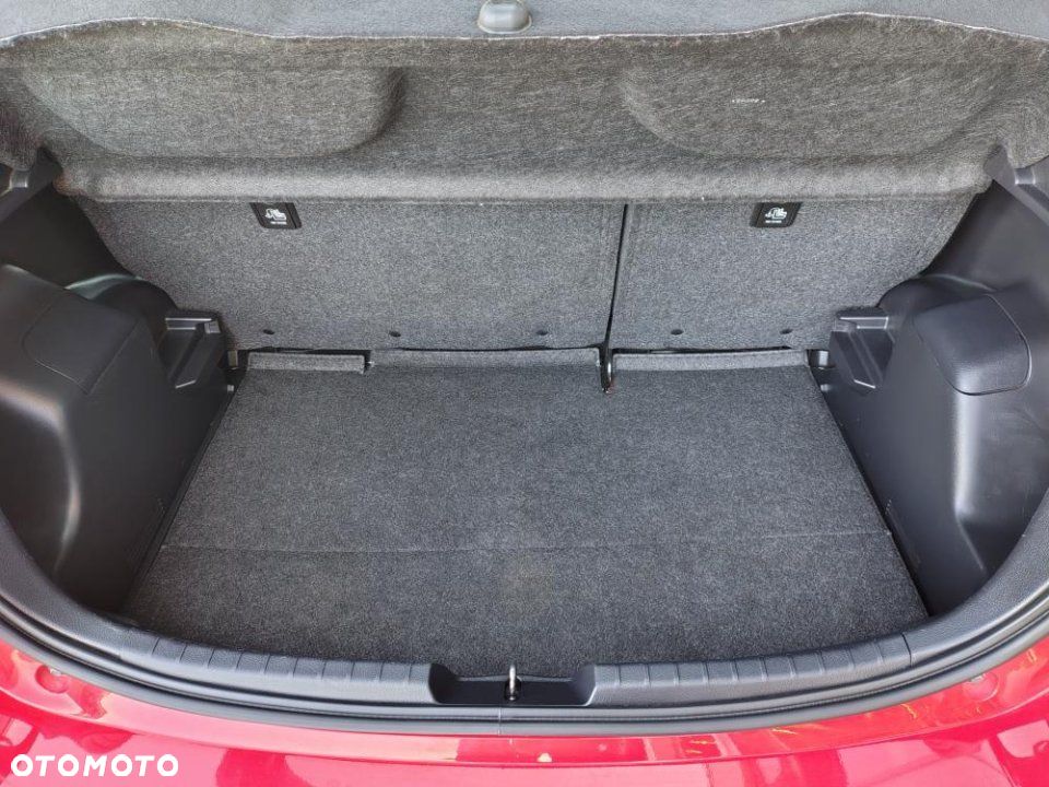 Toyota Yaris - 10