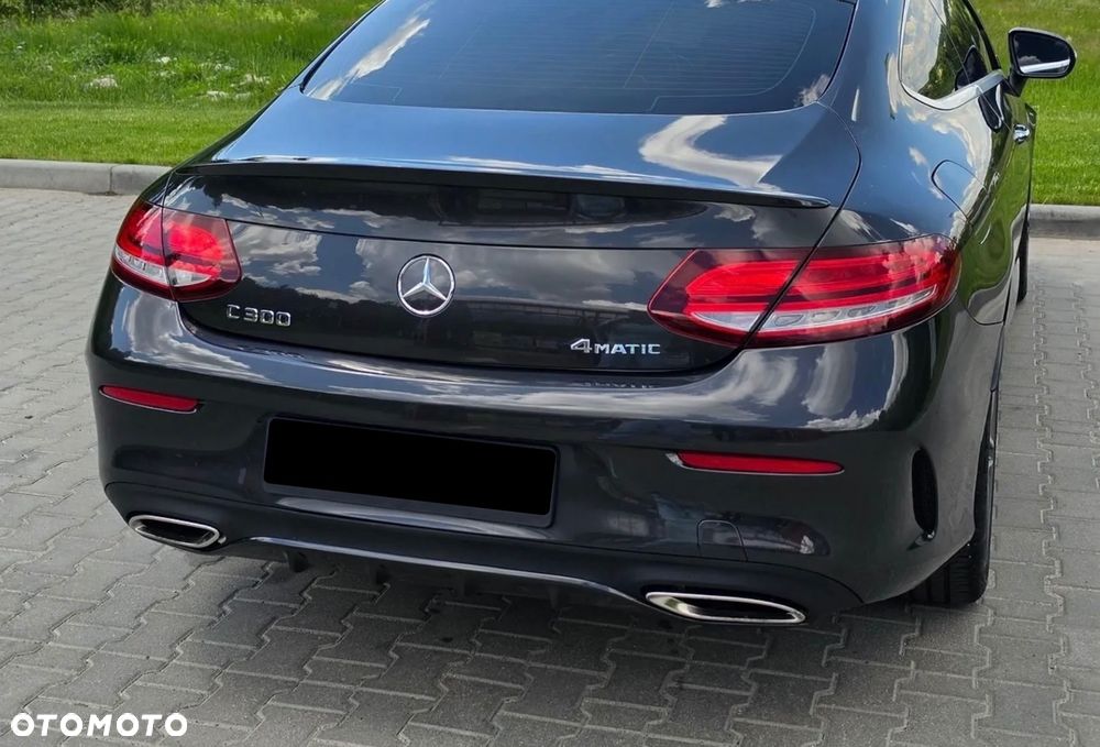 Mercedes-Benz Klasa C 300 9G-TRONIC AMG Line - 10