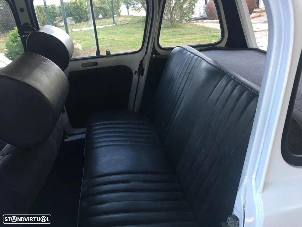 Renault 4 - 11