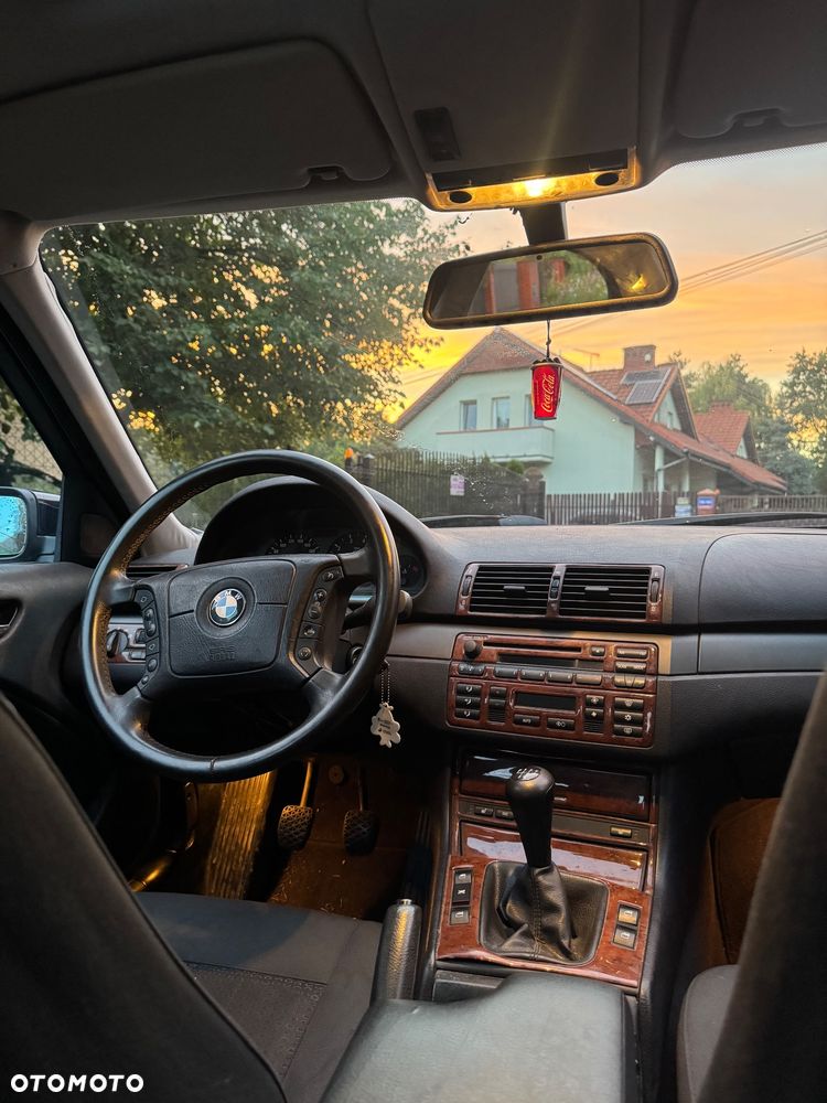 BMW Seria 3 318i - 15