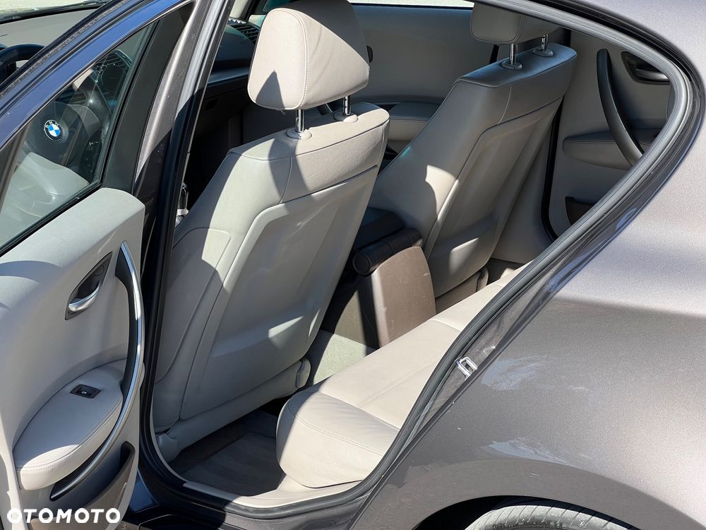 BMW Seria 1 120i - 22