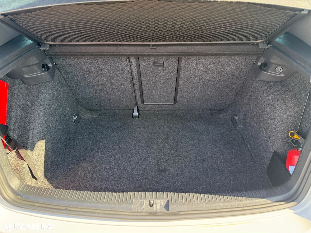 Volkswagen Golf 2.0 FSI DSG GTI 30 Edition - 17