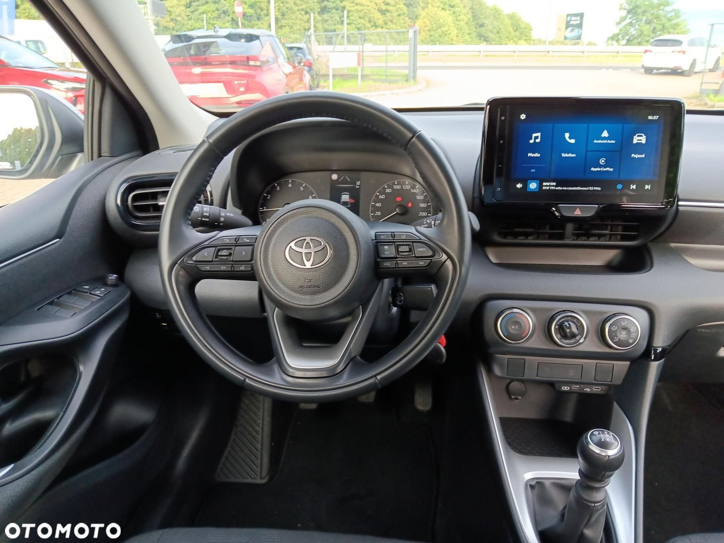 Toyota Yaris 1.5 Comfort - 9
