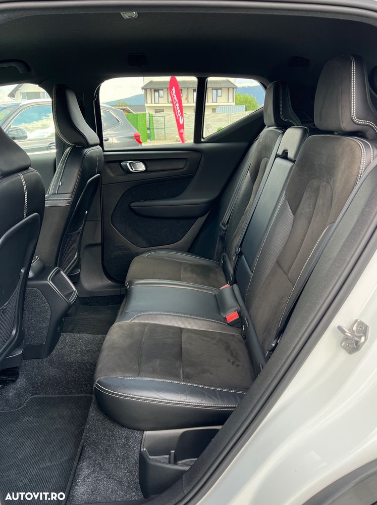 Volvo XC 40 D4 AWD Geartronic R-Design - 11
