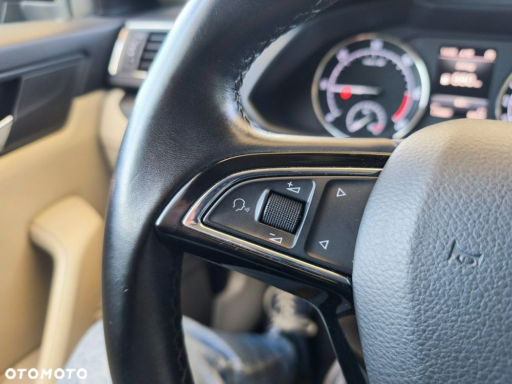 Skoda Superb 2.0 TDI Style - 26