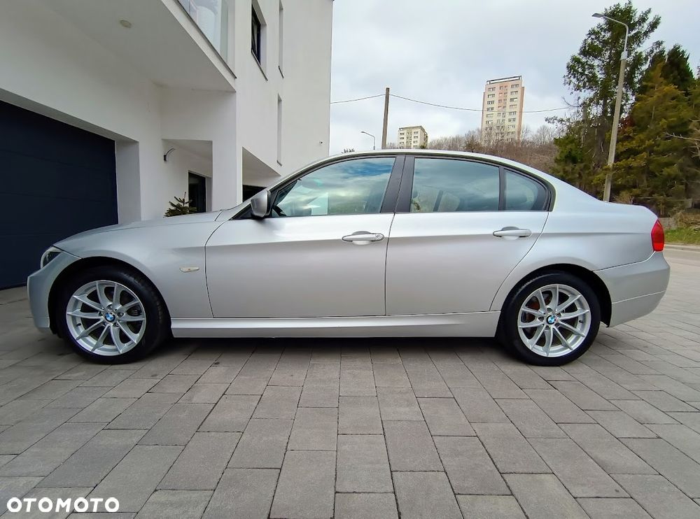 BMW Seria 3 320i - 6