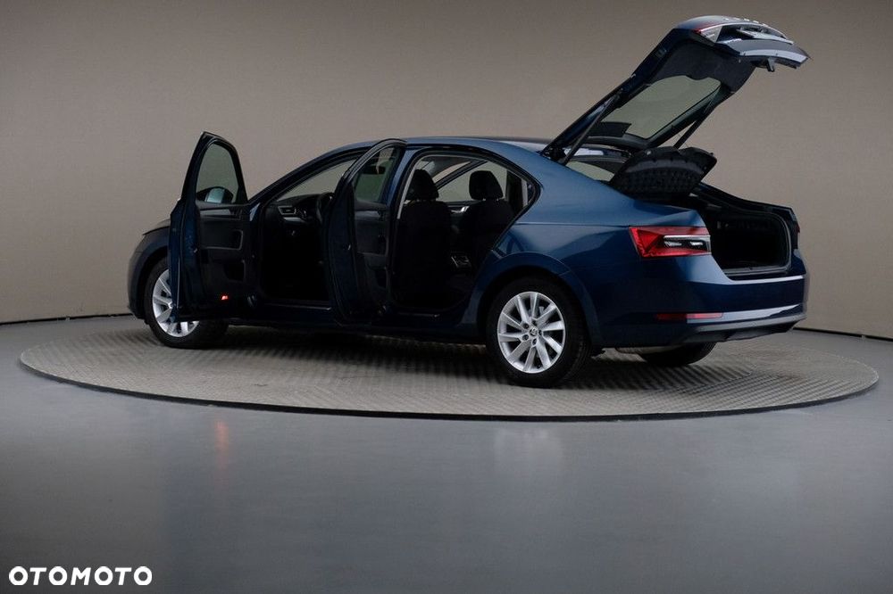 Skoda Superb 2.0 TSI Ambition DSG - 7